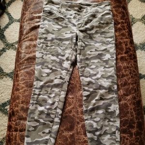 Rock & Republic  Green and grey camo denim